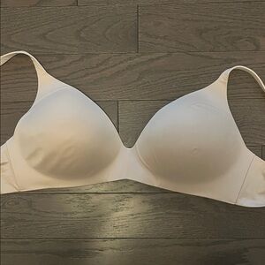Victoria's Secret Light Cream Bra